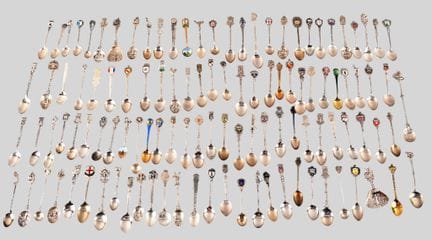Bellissimo lotto di cucchiaini da collezione.
La m