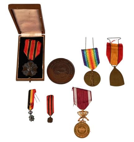 [Belgio] Set di 7 medaglie.
Una medaglia commemora