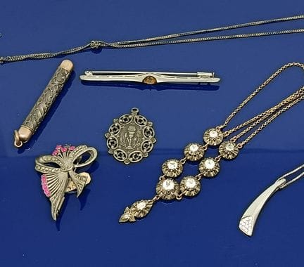 Ensemble de bijoux et divers en argent 1er titre 9