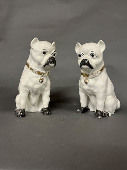 Coppia di cani in maiolica smaltata policroma.
XX 