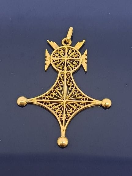 Croix d'agadez ou touareg en or jaune 750‰ à fils 