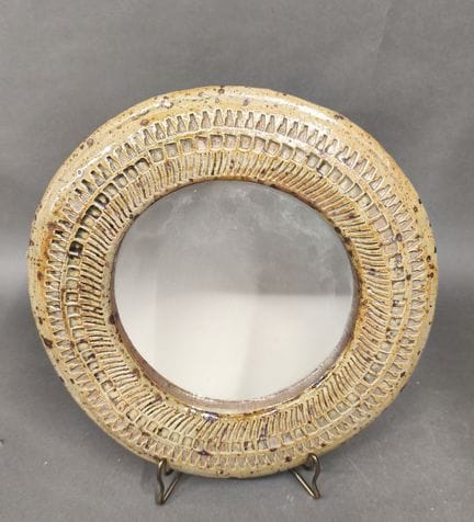 Barbara DELFOSSE (1939-2009), à La Borne. 
Miroir 