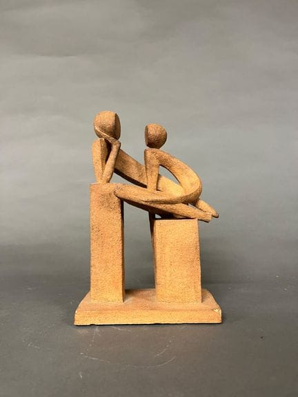 Moderne Kunst 
Objekt aus Steingut mit zwei stilis