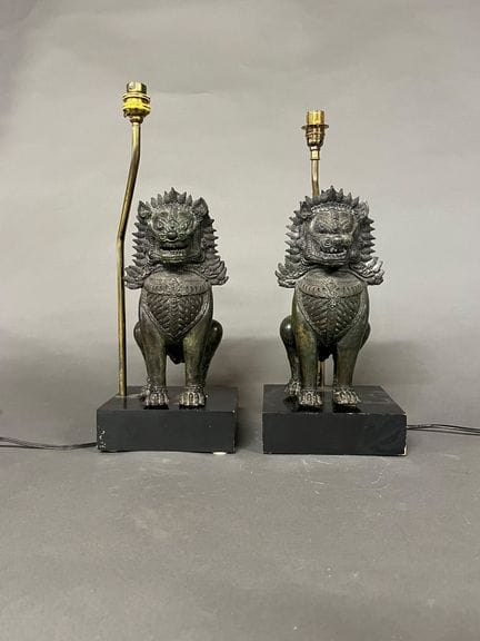 CINA o THAILANDIA.
Coppia di gruppi in bronzo raff