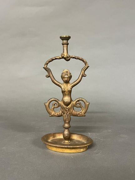 Französisches Werk, um 1940.
Lampenfuß aus patinie