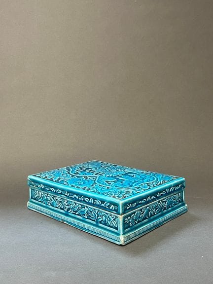 LONGWY. 
Scatola rettangolare in maiolica smaltata