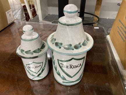 Robert PICAULT VALLAURIS
Zwei Apothekergläser aus 