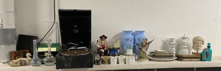 Sammlung verschiedener Gegenstände, bestehend aus 