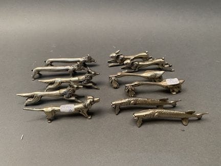 Set aus elf Tierfiguren mit Messern aus versilbert