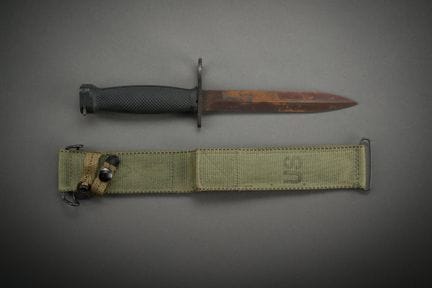 États-Unis Baïonnette, modèle M7. Poignée quadrill