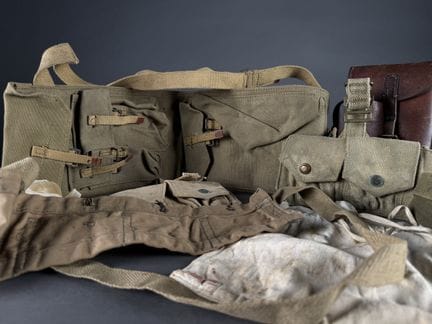 Commonwealth-Set, aus Stoff: Hülle; Schultergurt f