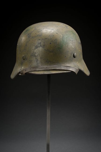 Helm der Luftwaffe, Modell 1935, neu lackiert mit 