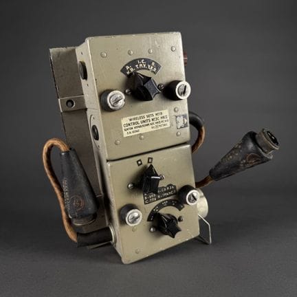 Scatola di comando N°3C MKII, per radio N°19. Iscr