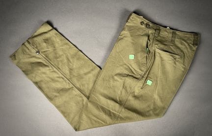 Amerikanische Kampfhose, Modell M43, aus khakifarb