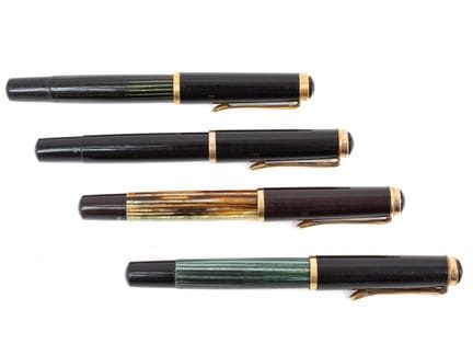 PELIKAN
4 stylos plume : 400 noir uni, 400 noir st