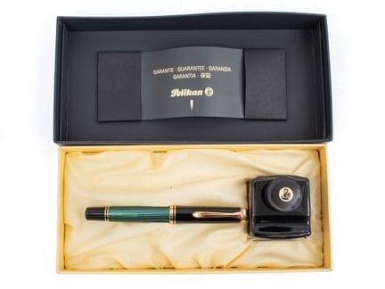 PELIKAN
Stylo plume 1000 vert et noir, plume or 18