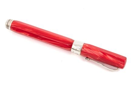 MONTEGRAPPA
Stylo plume Symphony, résine rouge mar