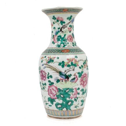 CHINA - 20TH CENTURY
Baluster vase 

made of polyc