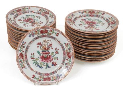 SAMSON, XIXE
Trente-deux assiettes

en porcelaine 