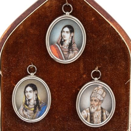 INDE, XIXE SIÈCLE
Lot de trois miniatures indienne