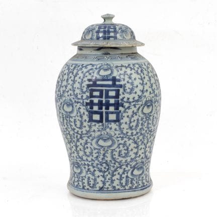 CHINA - 20TH CENTURY
Baluster-shaped vase 

made o