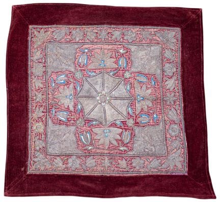 IRAN, PÉRIODE QAJAR, FIN XIXE SIÈCLE.
Broderie Qaj