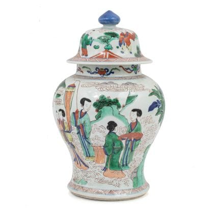 CHINA - CIRCA 1900
Baluster-shaped, lidded vase 

