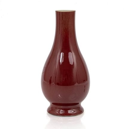 CHINA - 19TH CENTURY
Bottle-shaped vase

on a high