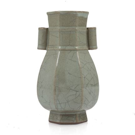 CHINA - 20TH CENTURY
Hexagonal baluster vase 

mad