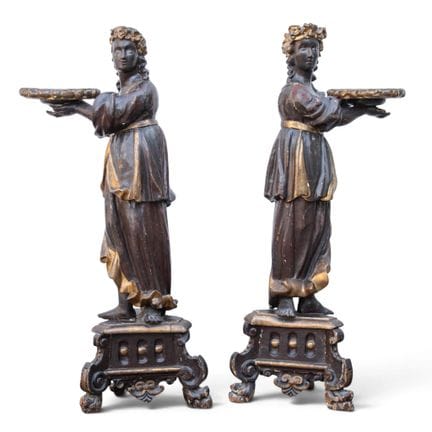 OBRA ITALIANA DEL SIGLO XVIII
Par de soportes para