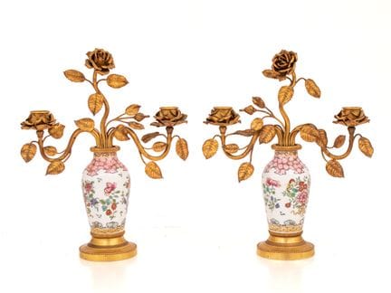 OBRA DEL SIGLO XIX
Par de candelabros

de porcelan