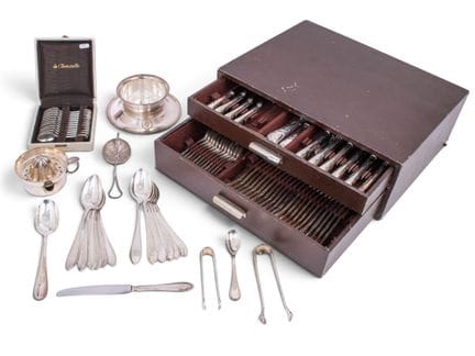 CHRISTOFLE
Juego de cubiertos modelo «Rocaille»

d