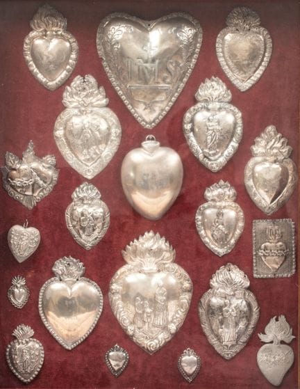 Colección de exvotos enmarcados 

probablemente de
