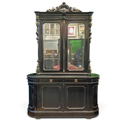 OBRA DE NAPOLEÓN III
Aparador de dos cuerpos 

de 