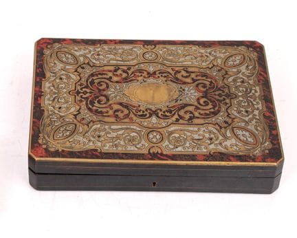 OBRA DE NAPOLEÓN III
Caja de juegos

con marqueter