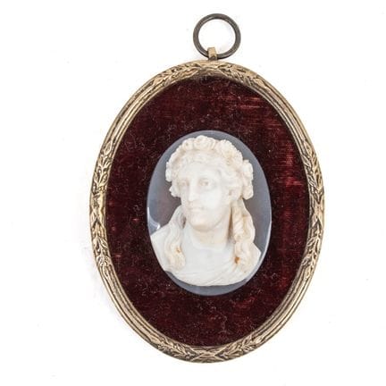 OBRA DEL SIGLO XIX
Cameo con el perfil de Flora

e