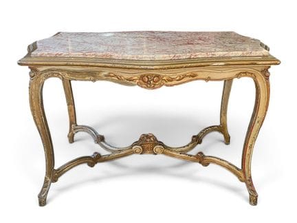 IM STIL LOUIS XV
Couchtisch

aus vergoldetem, gesc