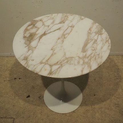 Eero Saarinen 1910–1961 / Knoll International: Sid