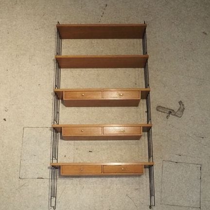 Nisse String &amp; Kajsa Strinning: scaffale a mur