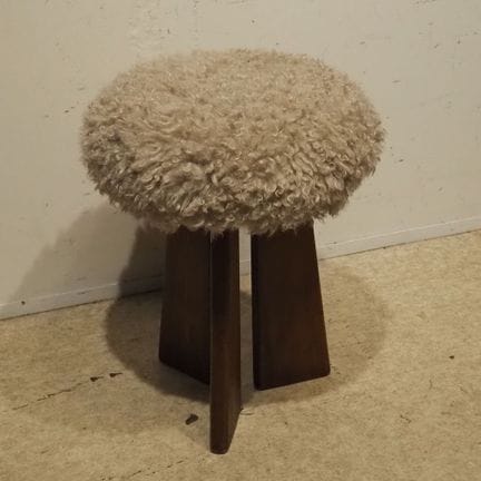 Travail Scandinave : Tabouret, modèle Clam, dessin