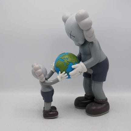 Kaws 1974 / Open edition &amp; Medicom Toy China: 
