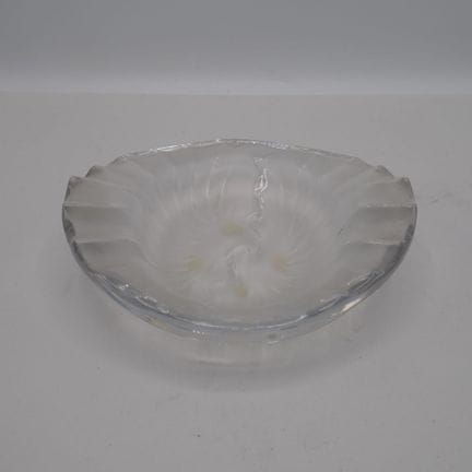 Lalique France: Eiförmiger Ablageschalen in Musche