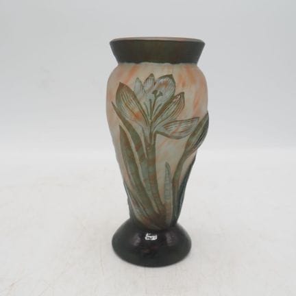 Daum Nancy : Vase vers 1900, verre soufflé bouche 