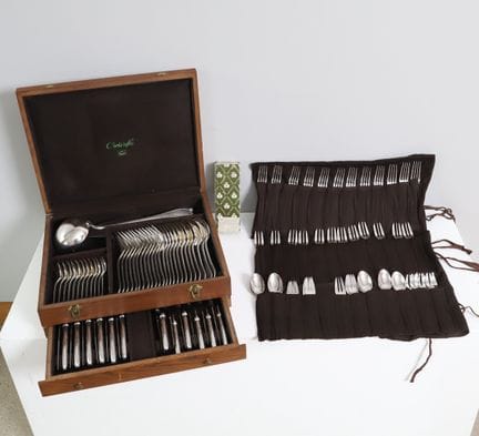 Christofle-Besteckset
131-teiliges Besteckset aus 