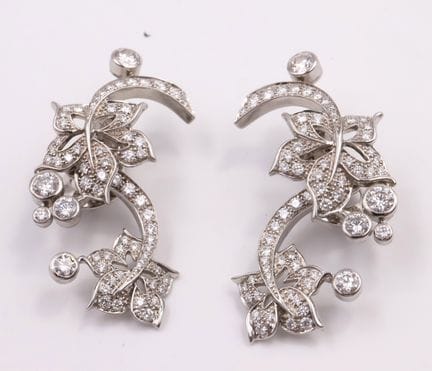 Van Cleef &amp; Arpels Ohrringe "Diamond floral".
