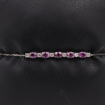 Armband mit rosa Saphiren
Armband aus 18 Karat Wei
