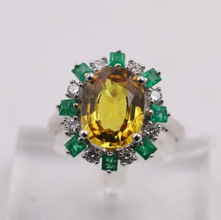 Ring „Marguerite“
Hübscher Ring aus 18 Karat Weißg