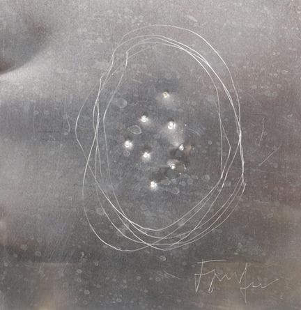 Nach Lucio Fontana (1899–1968)
Platte aus gebürste