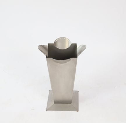 Borek Sípek (1949-2016)
Papelera de acero cepillad