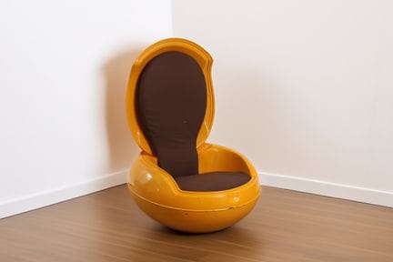 Peter Ghyczy (1940–2022) – „Garden Egg Chair“
Klap